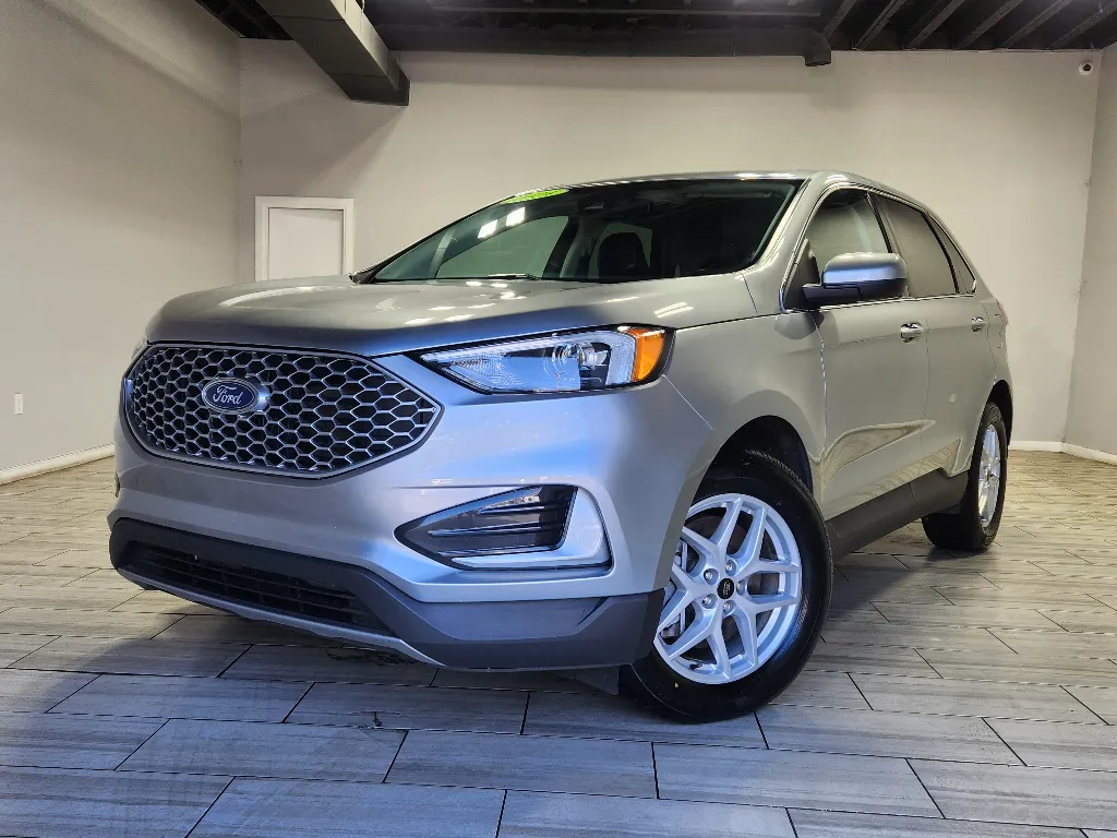 Silver 2024 Ford Edge SEL for sale in Philadelphia, PA