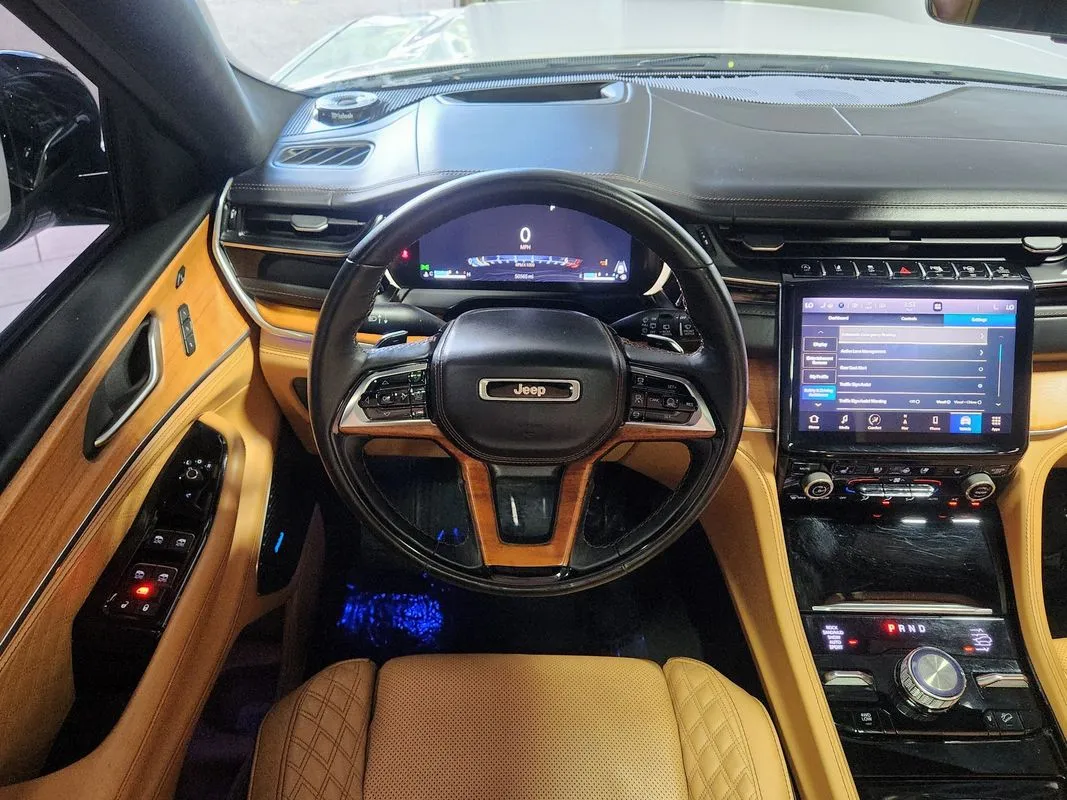 Jeep Grand Cherokee L photo 19
