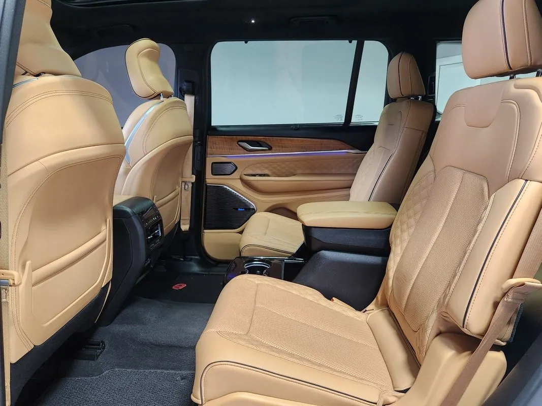 Jeep Grand Cherokee L photo 13