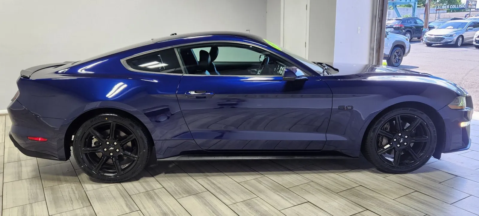Ford Mustang photo 6
