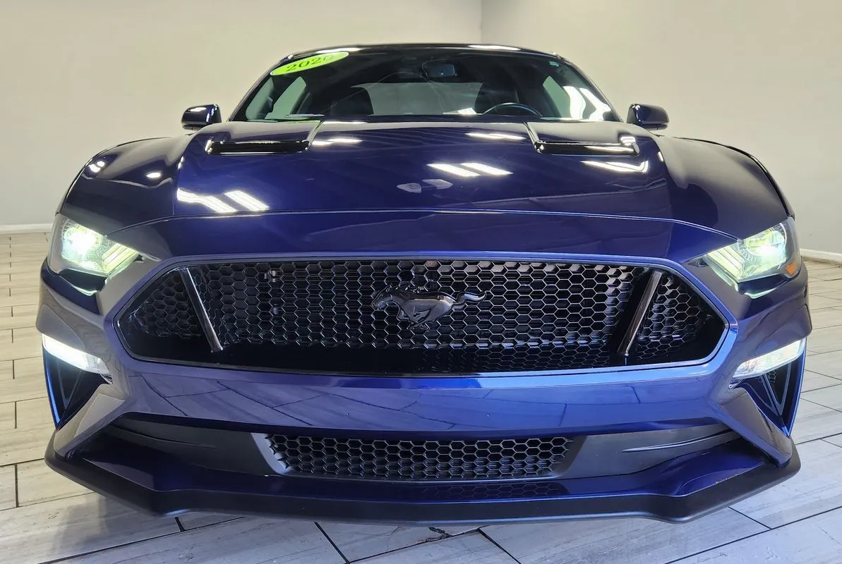 Ford Mustang photo 8
