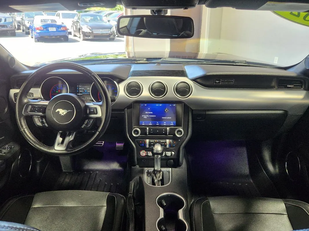 Ford Mustang photo 14