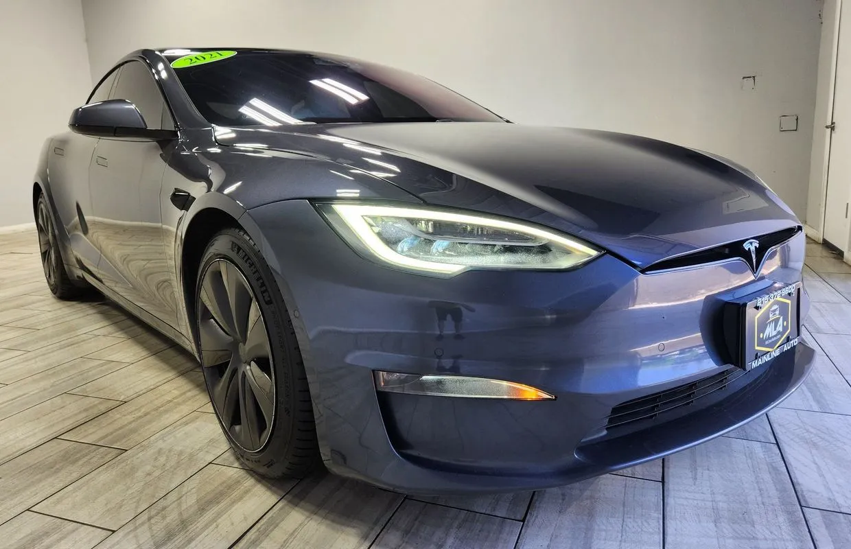 Tesla Model S photo 7