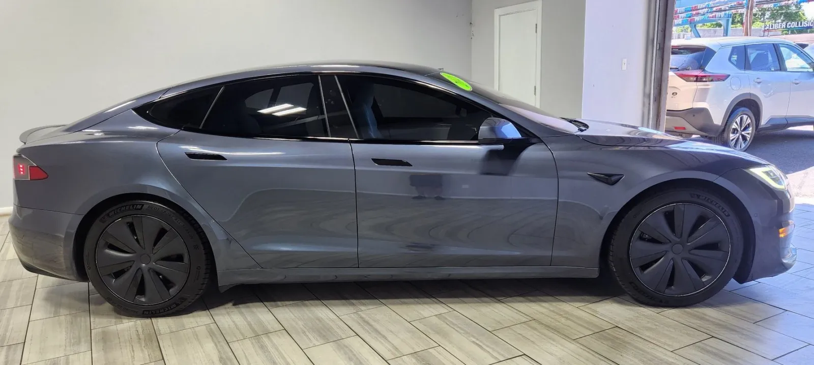 Tesla Model S photo 6