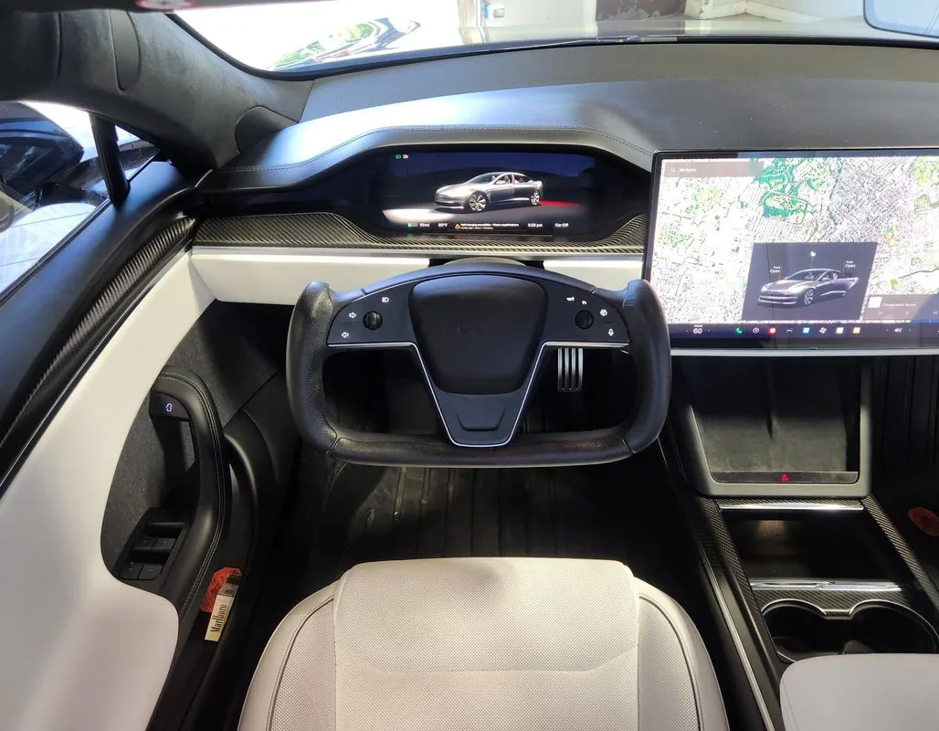 Tesla Model S photo 18