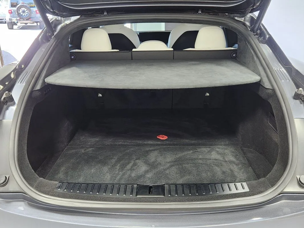 Tesla Model S photo 14