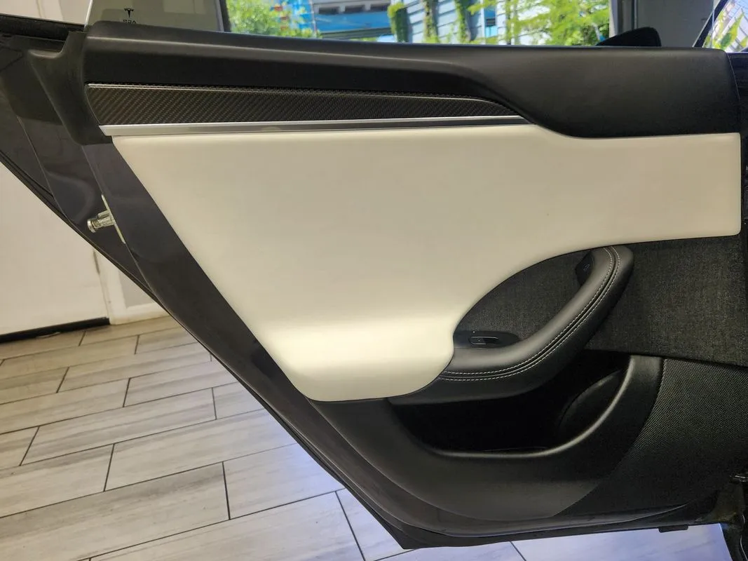 Tesla Model S photo 12