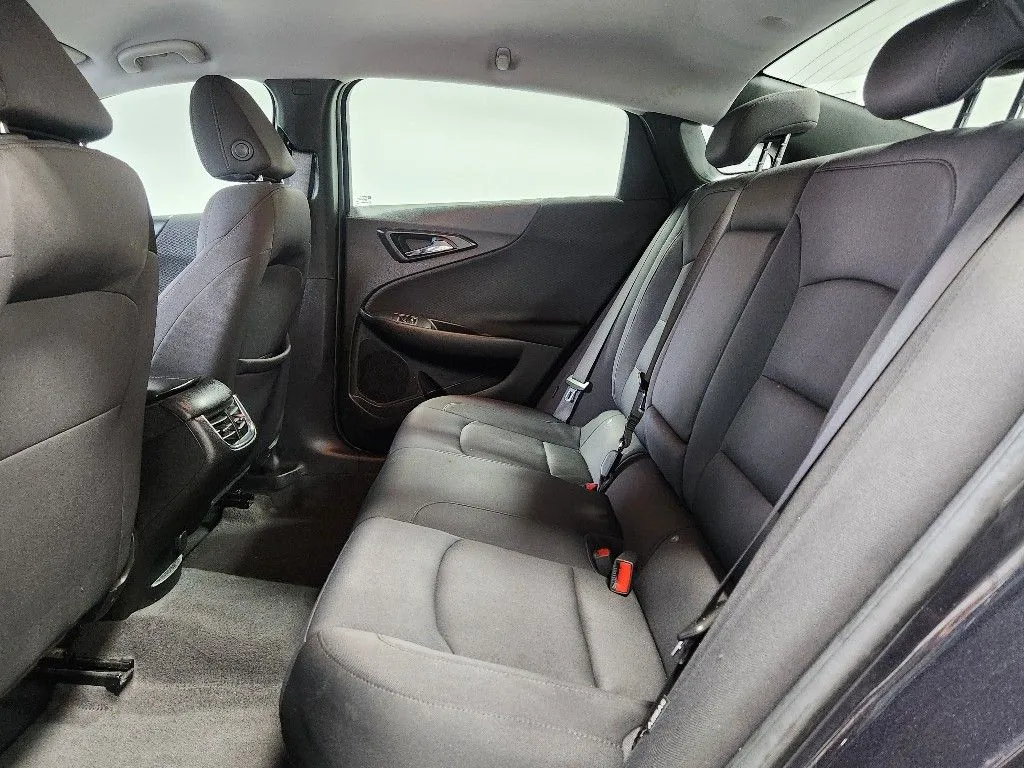 Chevrolet Malibu photo 13