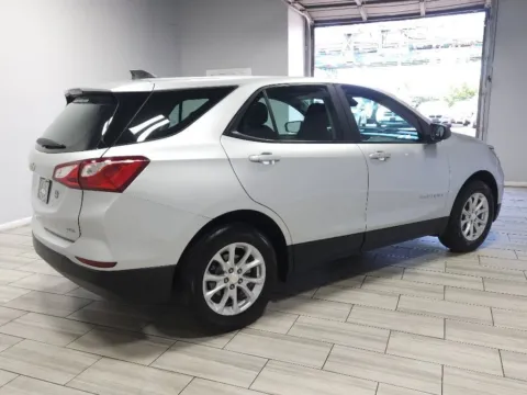 More photos of 2021 Chevrolet Equinox AWD LS at Torresdale Ave, PA