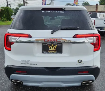 More photos of 2023 GMC Acadia AWD SLE at Torresdale Ave, PA