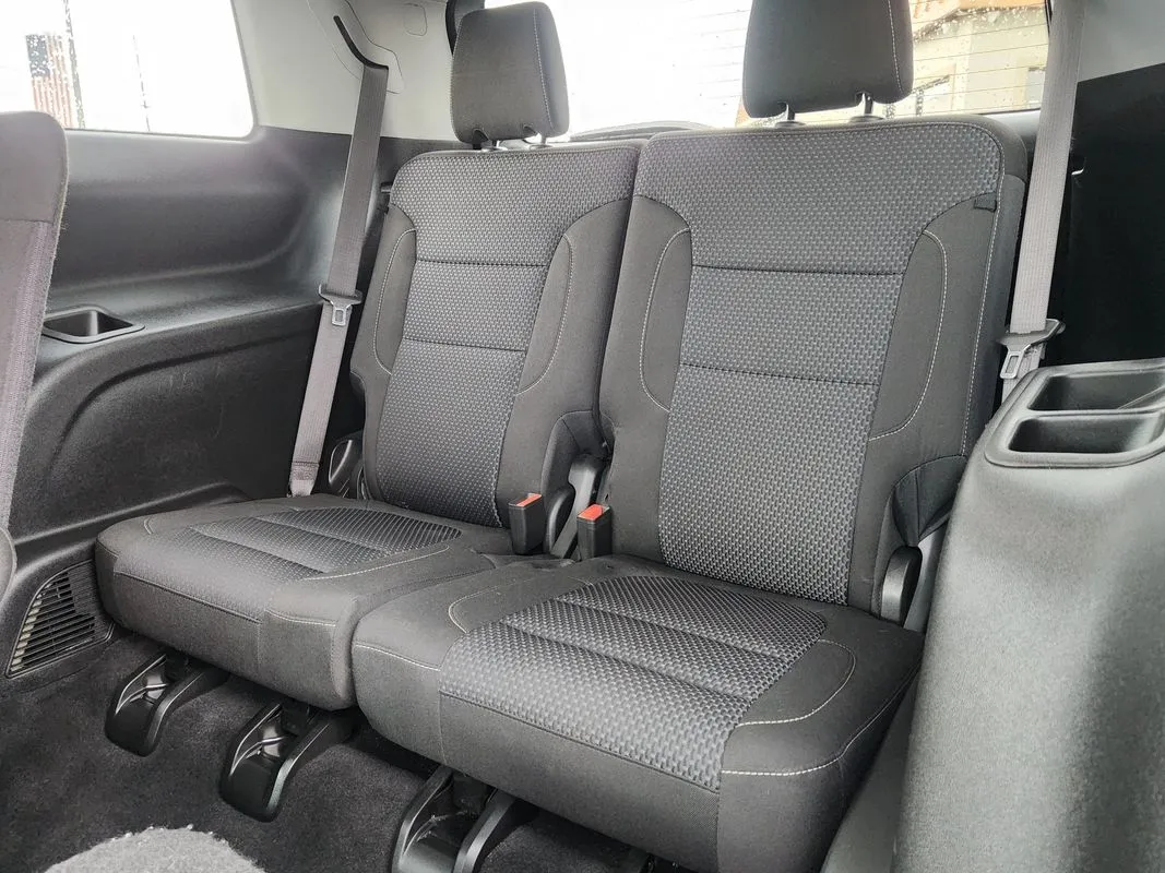 GMC Acadia photo 14