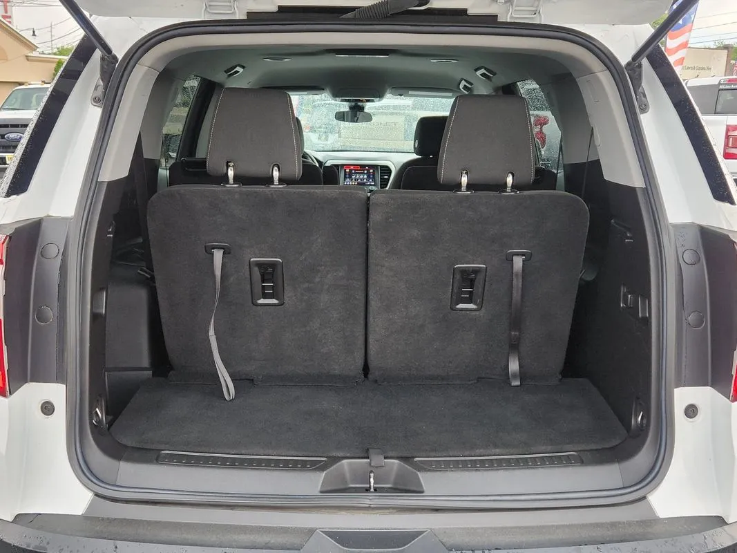 GMC Acadia photo 15
