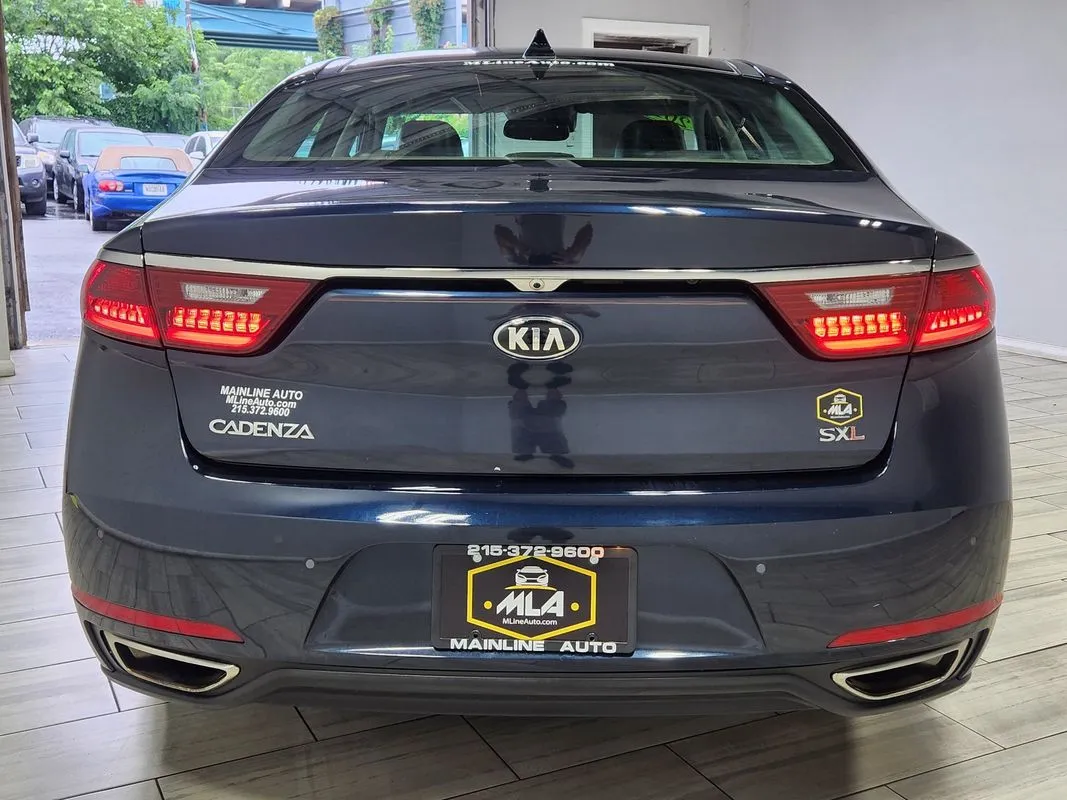More photos of 2017 Kia Cadenza Limited at Torresdale Ave, PA