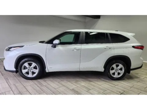 Photos of 2023 Toyota Highlander Hybrid LE for sale in Philadelphia, PA at Torresdale Ave