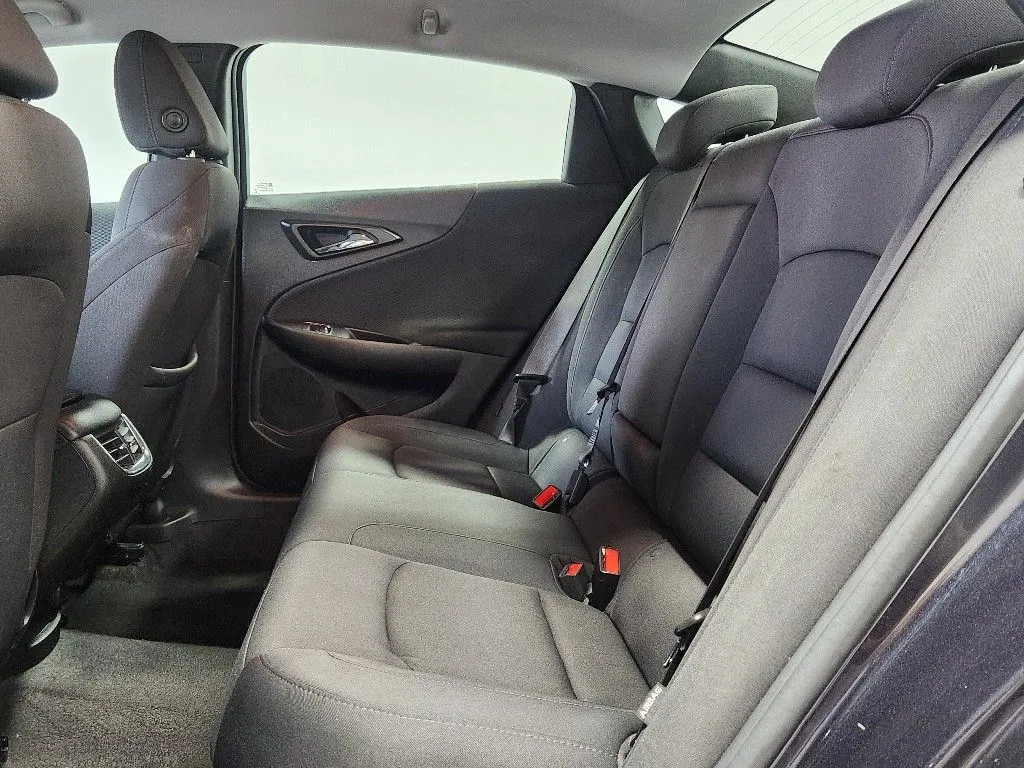 Chevrolet Malibu photo 13