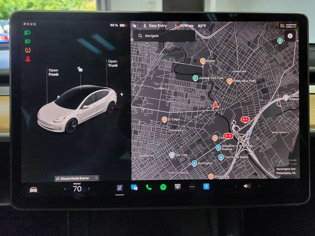 Tesla Model 3 photo 23
