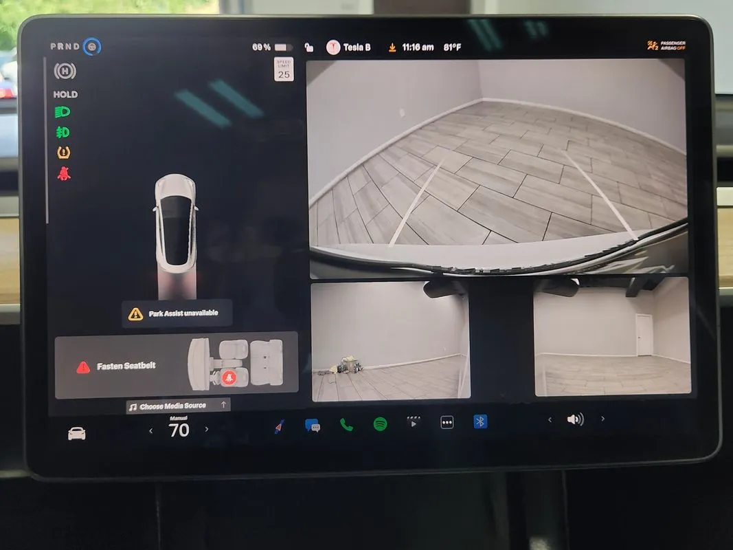 Tesla Model 3 photo 22