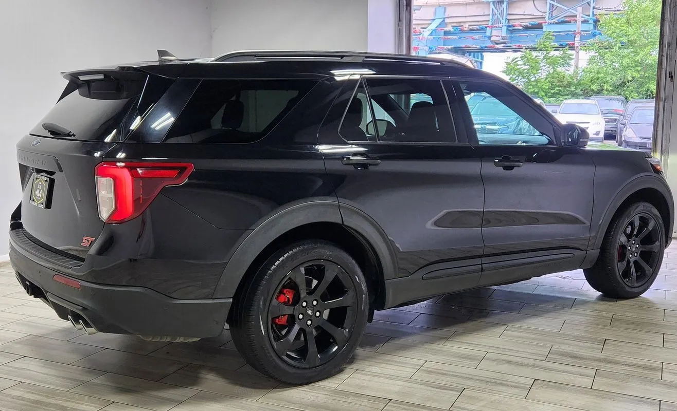 2022 Ford Explorer ST - Photo 5