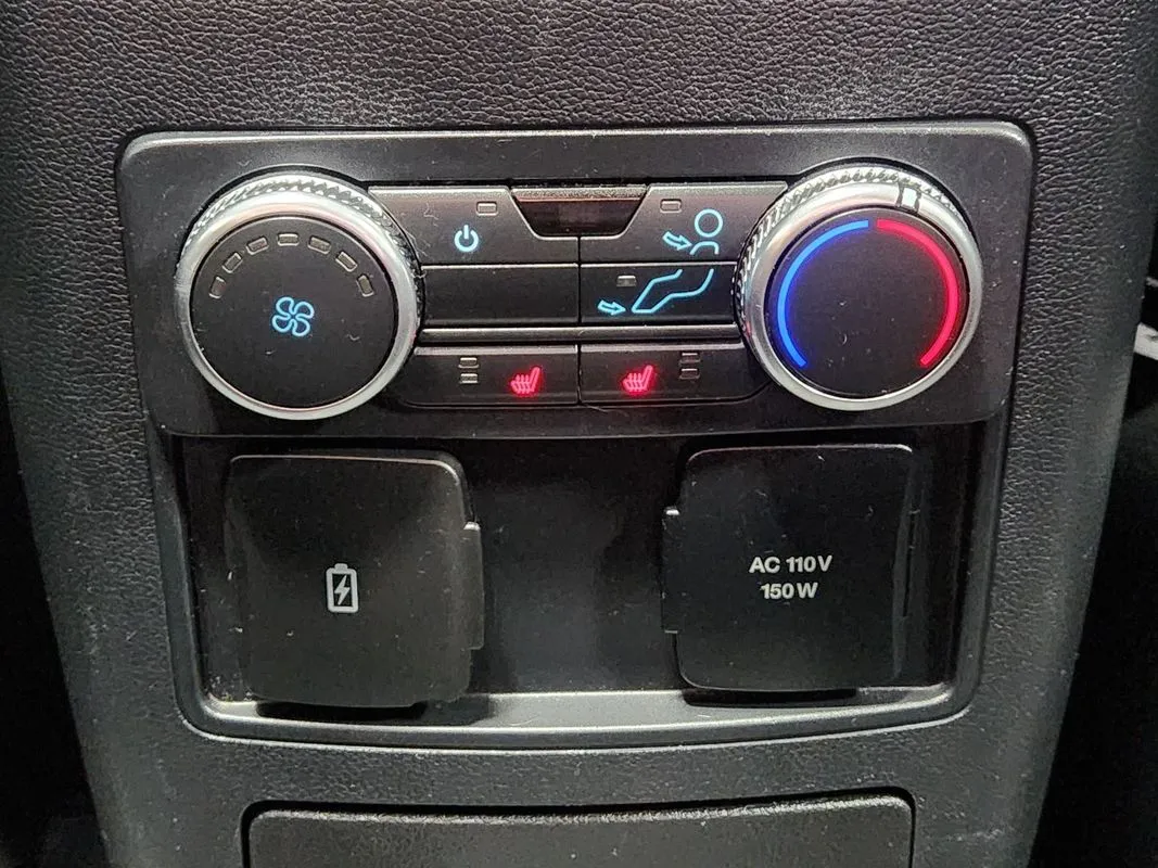 2022 Ford Explorer ST - Photo 17