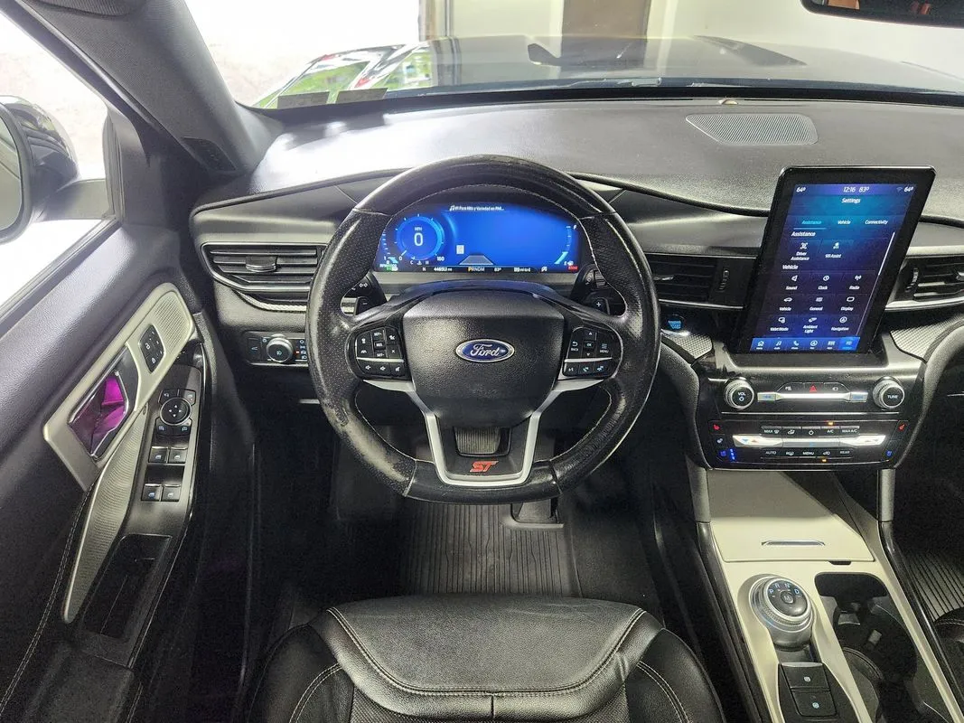 2022 Ford Explorer ST - Photo 19