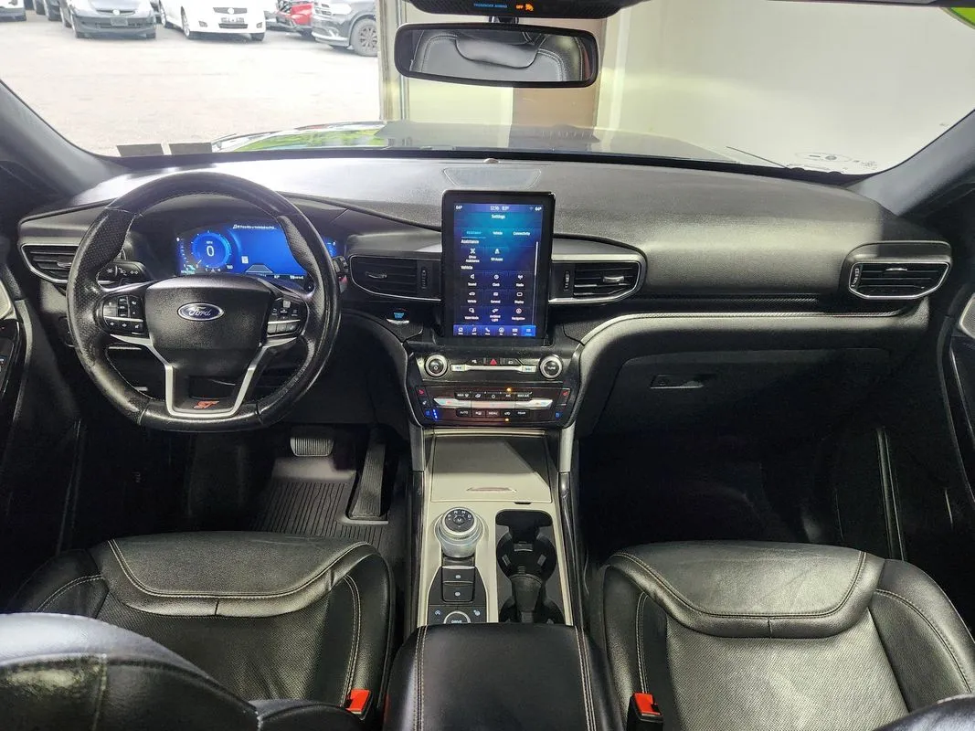 2022 Ford Explorer ST - Photo 18