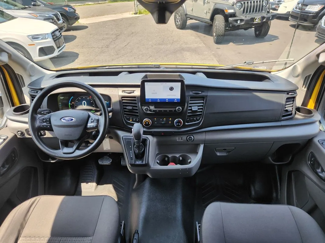 Ford Transit-350 photo 16