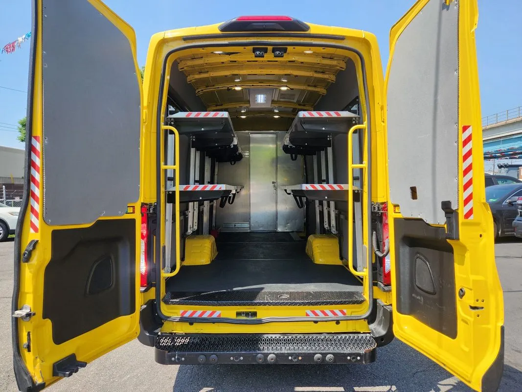 Ford Transit-350 photo 14