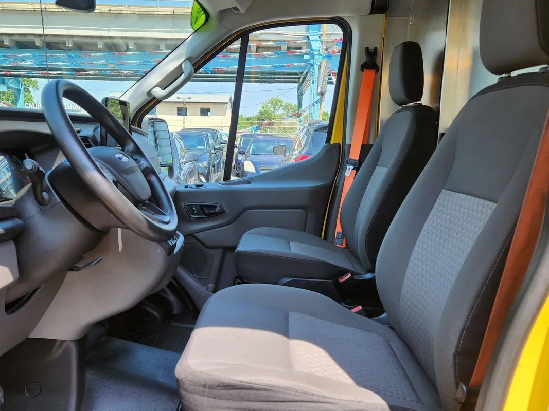 Ford Transit-350 photo 11