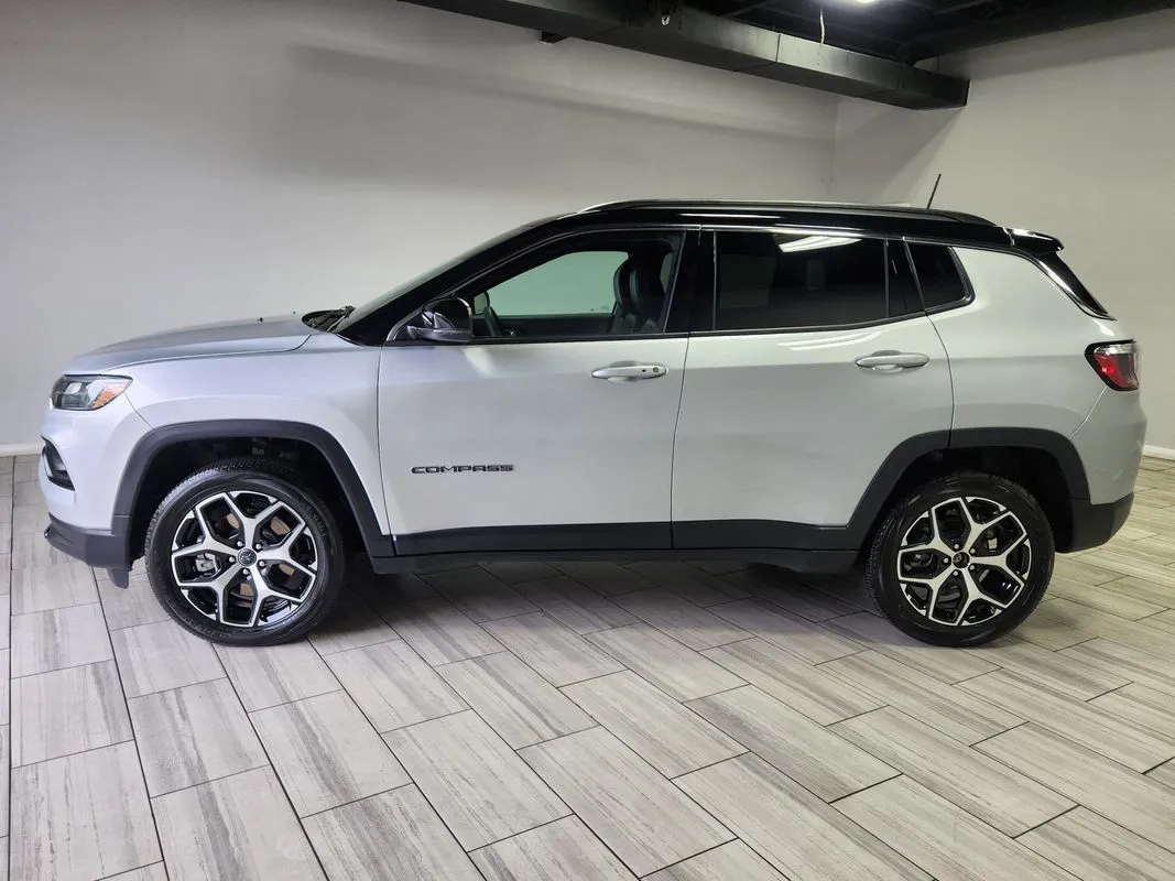 Photos of 2025 Jeep Compass Limited 4x4 for sale in Philadelphia, PA at Torresdale Ave