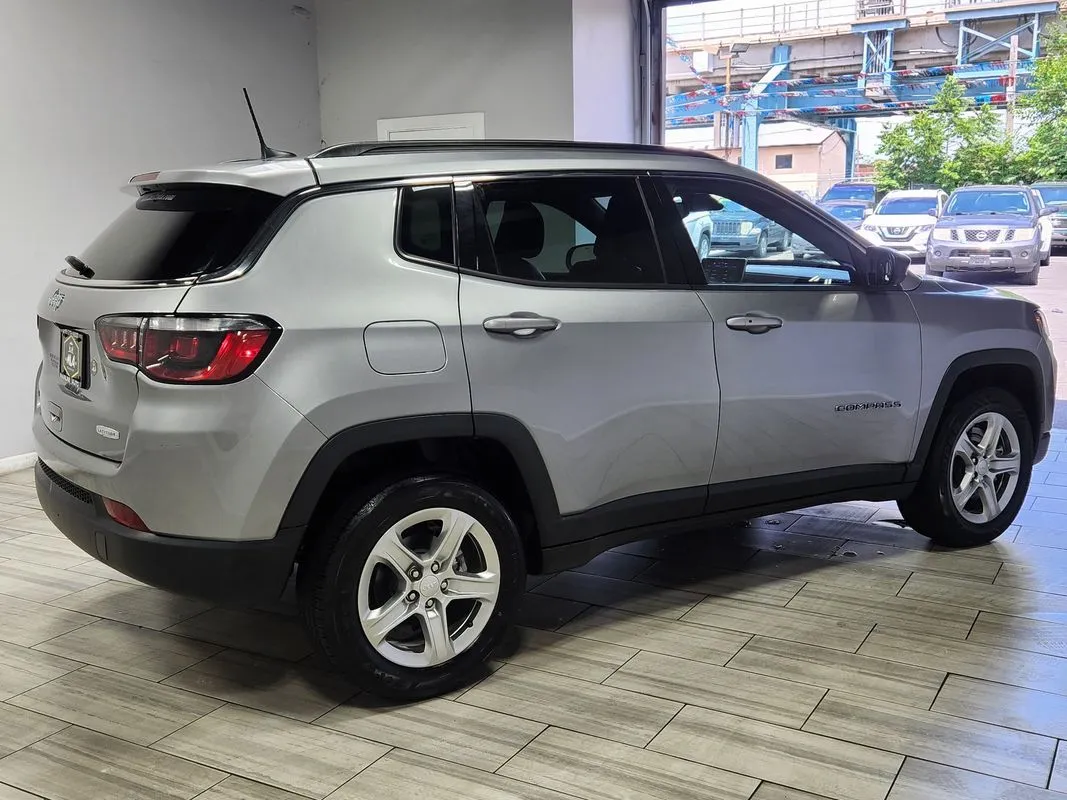 More photos of 2024 Jeep Compass Latitude 4x4 at Torresdale Ave, PA