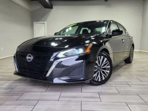 Black 2023 Nissan Altima SV FWD for sale in Philadelphia, PA
