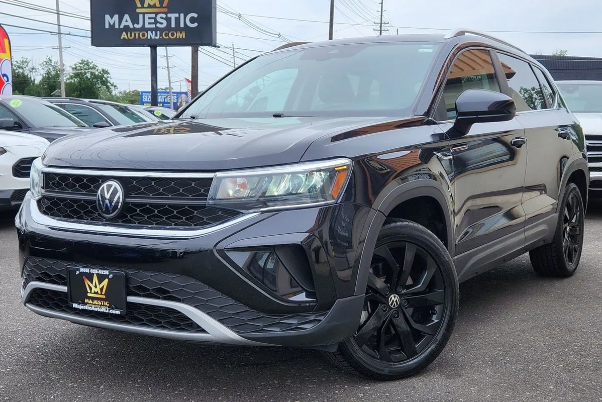 Black 2023 Volkswagen Taos 1.5T SE for sale in Philadelphia, PA