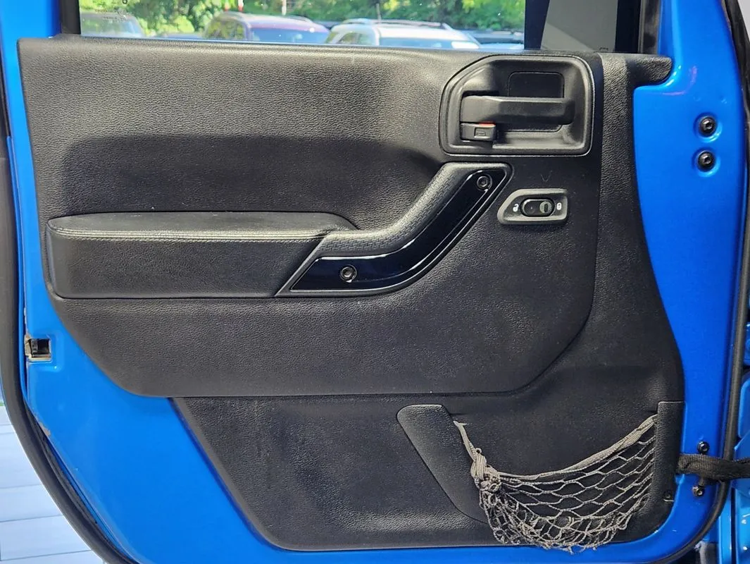 Jeep Wrangler photo 10