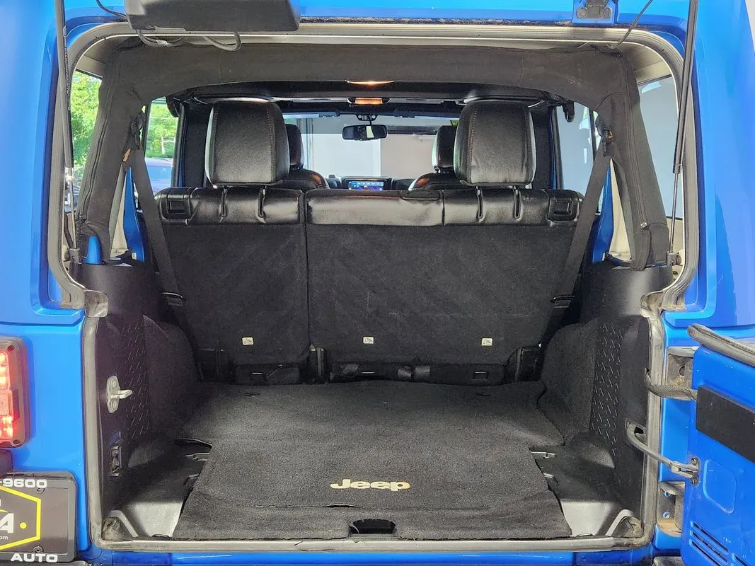 Jeep Wrangler photo 14