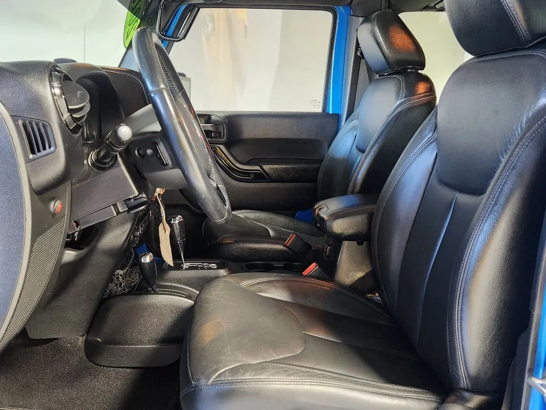 Jeep Wrangler photo 11