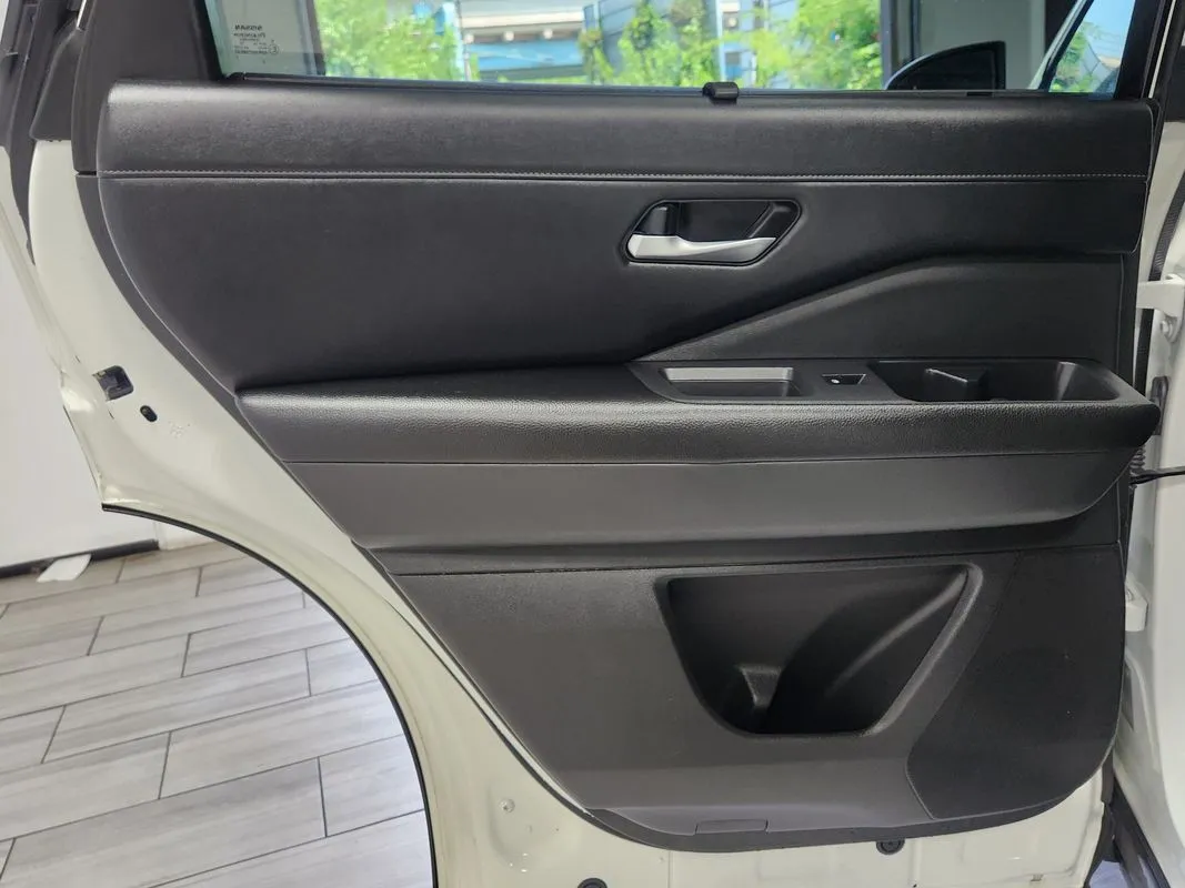 Nissan Pathfinder photo 12