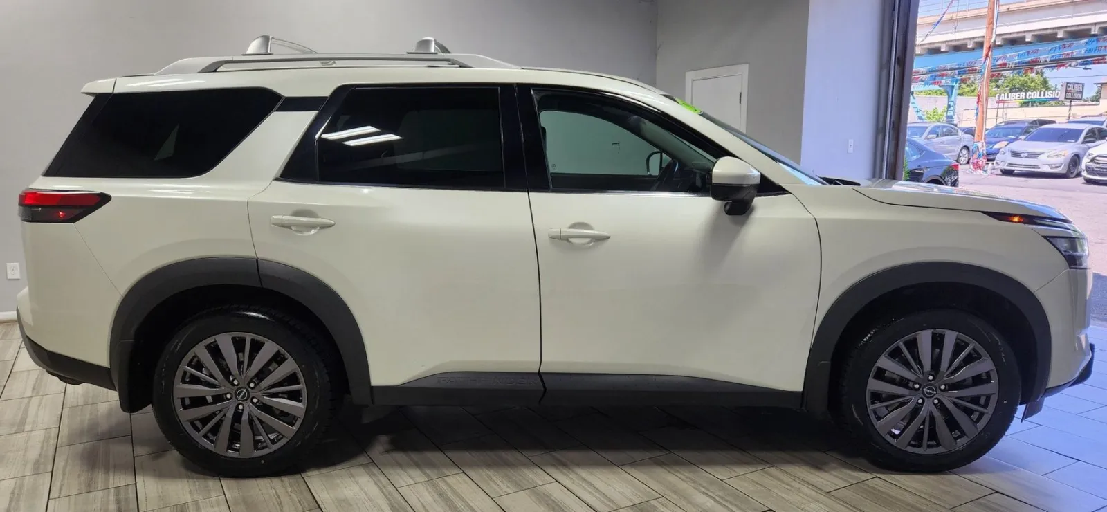 Nissan Pathfinder photo 6