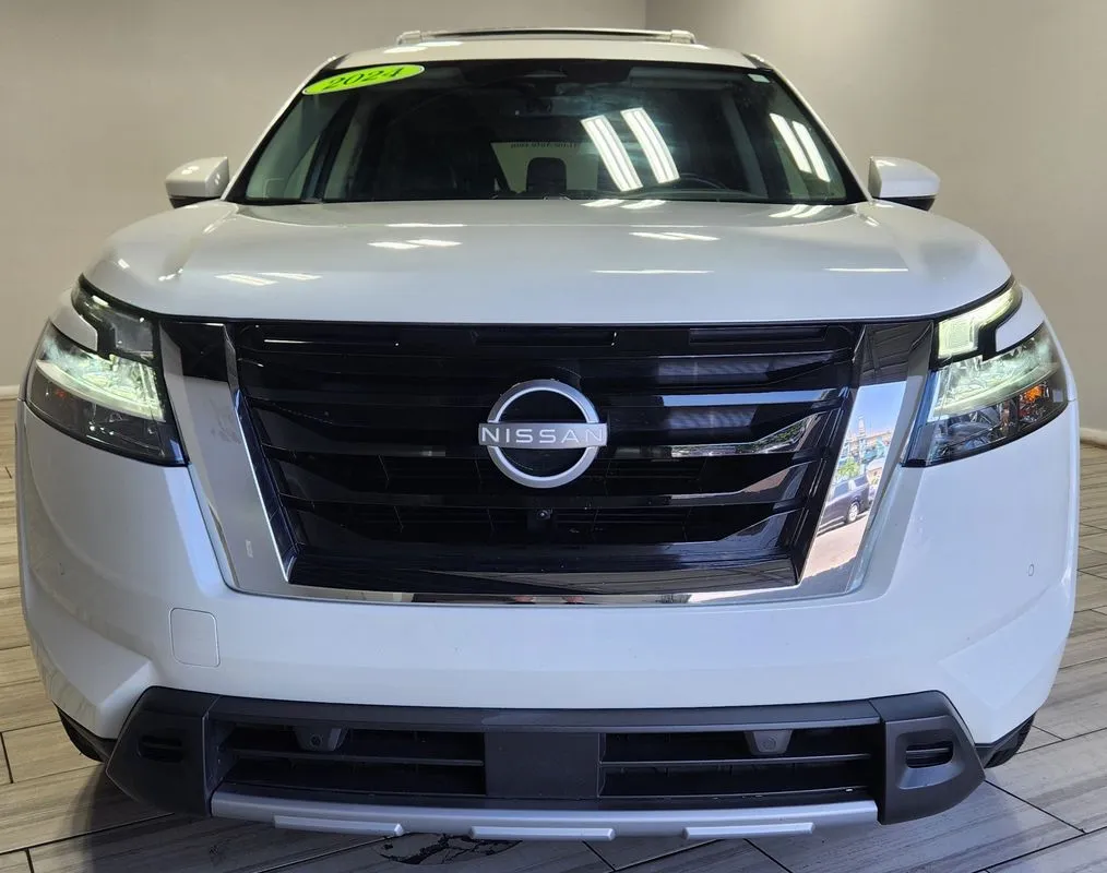 Nissan Pathfinder photo 8