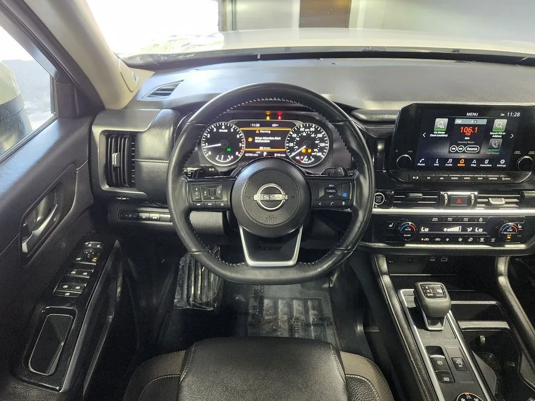 Nissan Pathfinder photo 19