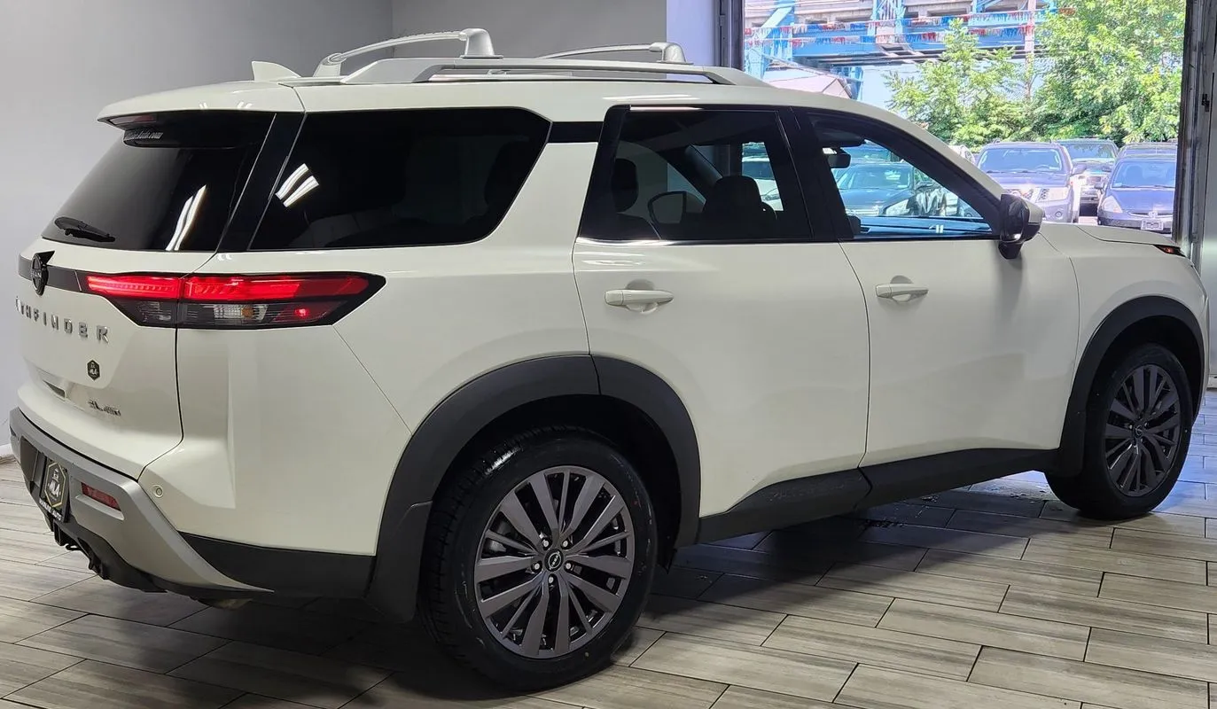 More photos of 2024 Nissan Pathfinder SL 4WD at Torresdale Ave, PA