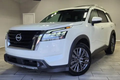 White 2024 Nissan Pathfinder SL 4WD for sale in Philadelphia, PA