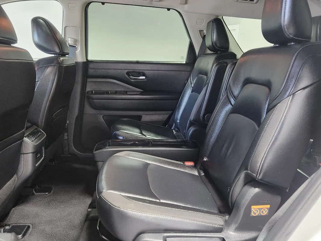Nissan Pathfinder photo 13