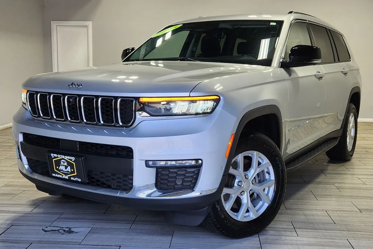 Silver 2023 Jeep Grand Cherokee L Limited 4x4 for sale in Philadelphia, PA