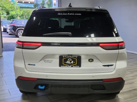 More photos of 2022 Jeep Grand Cherokee 4xe Trailhawk 4x4 at Torresdale Ave, PA