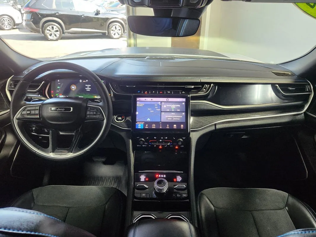 Jeep Grand Cherokee photo 15