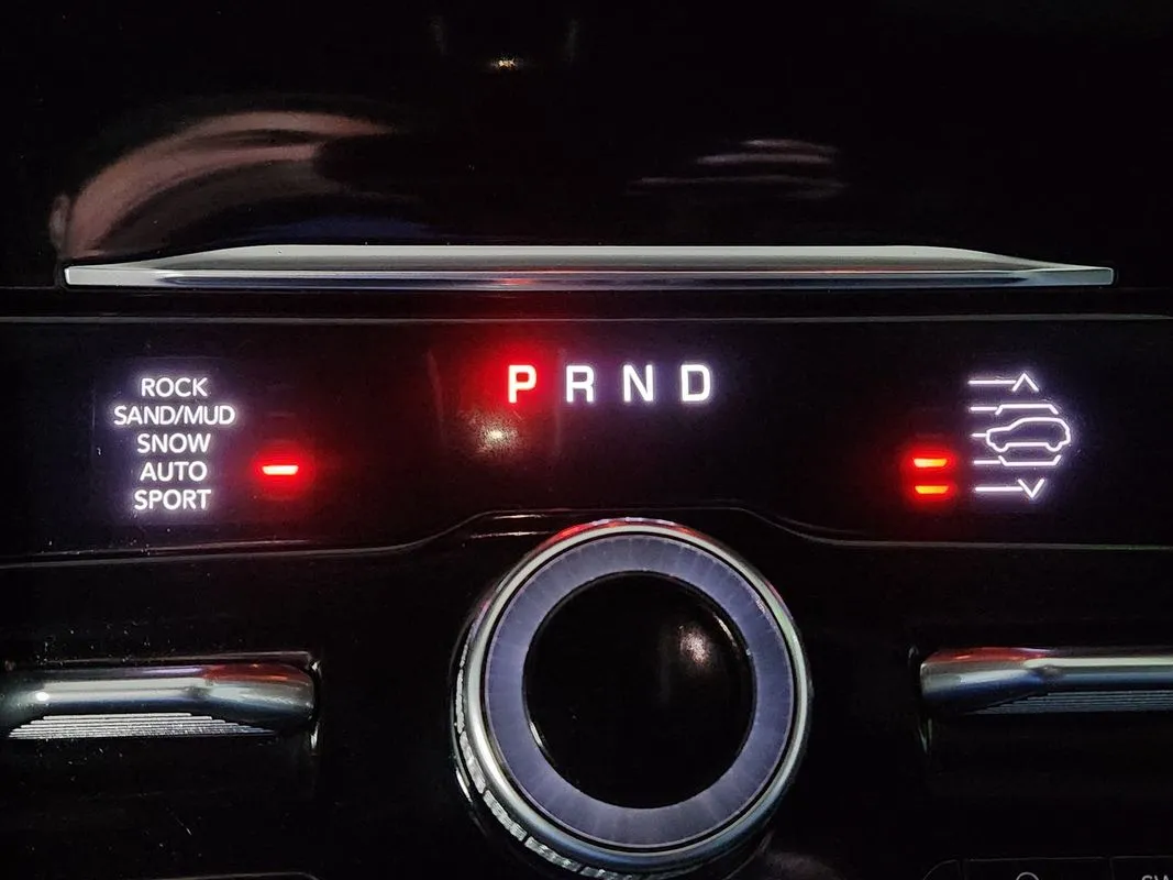 Jeep Grand Cherokee photo 22