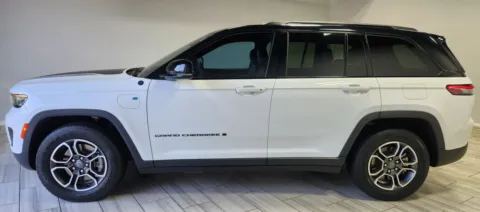 Photos of 2022 Jeep Grand Cherokee 4xe Trailhawk 4x4 for sale in Philadelphia, PA at Torresdale Ave