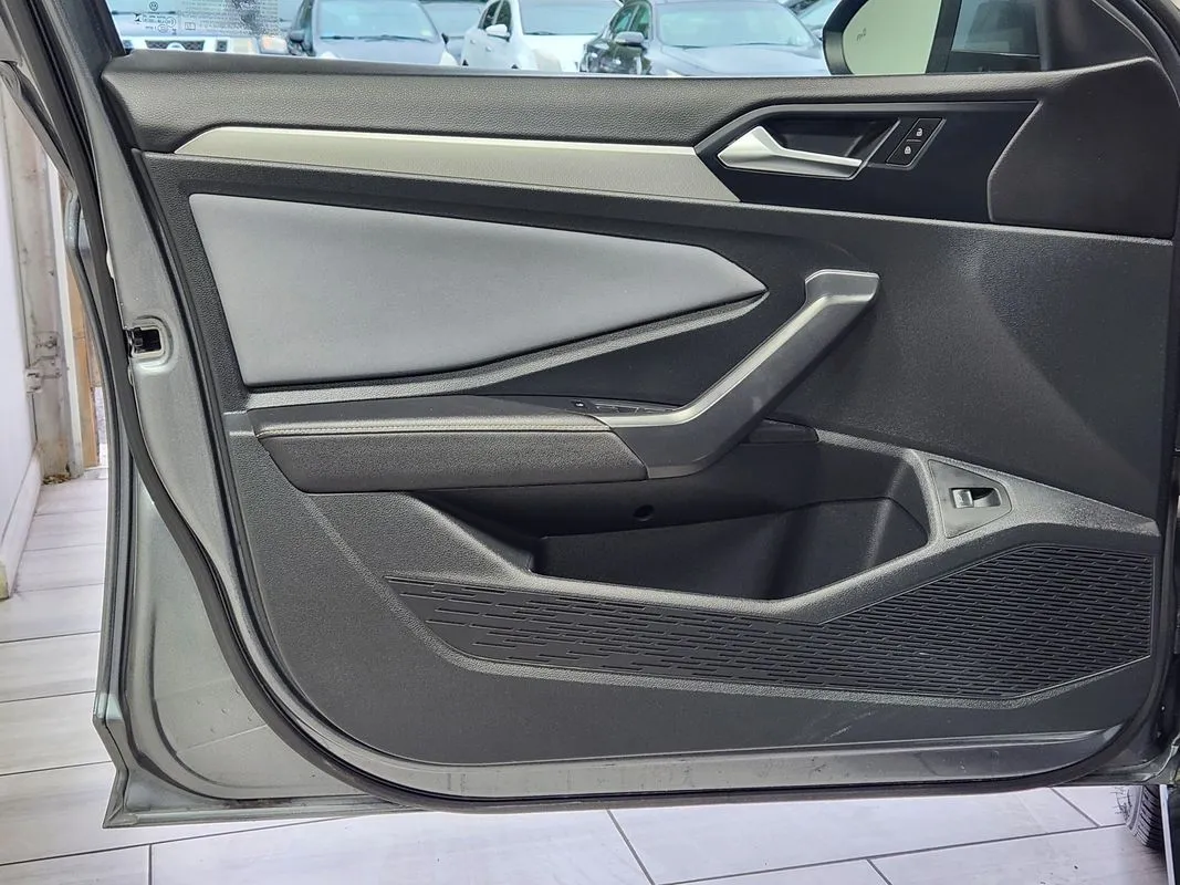 Volkswagen Jetta photo 10