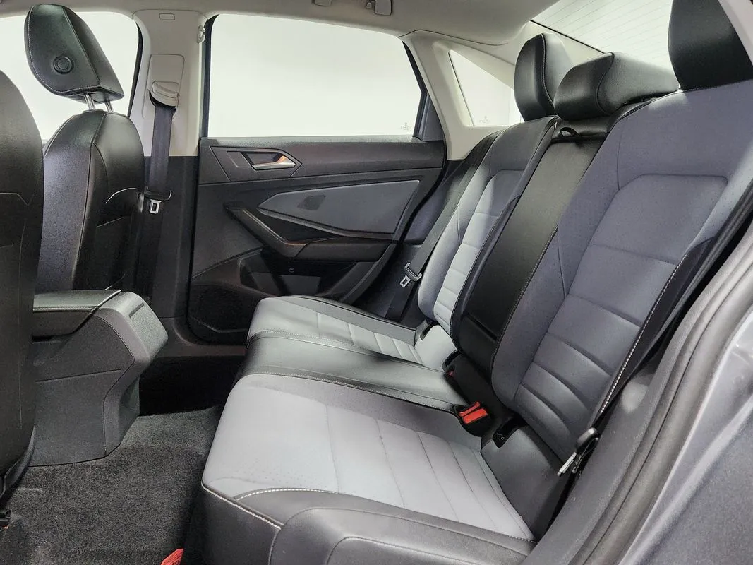 Volkswagen Jetta photo 13