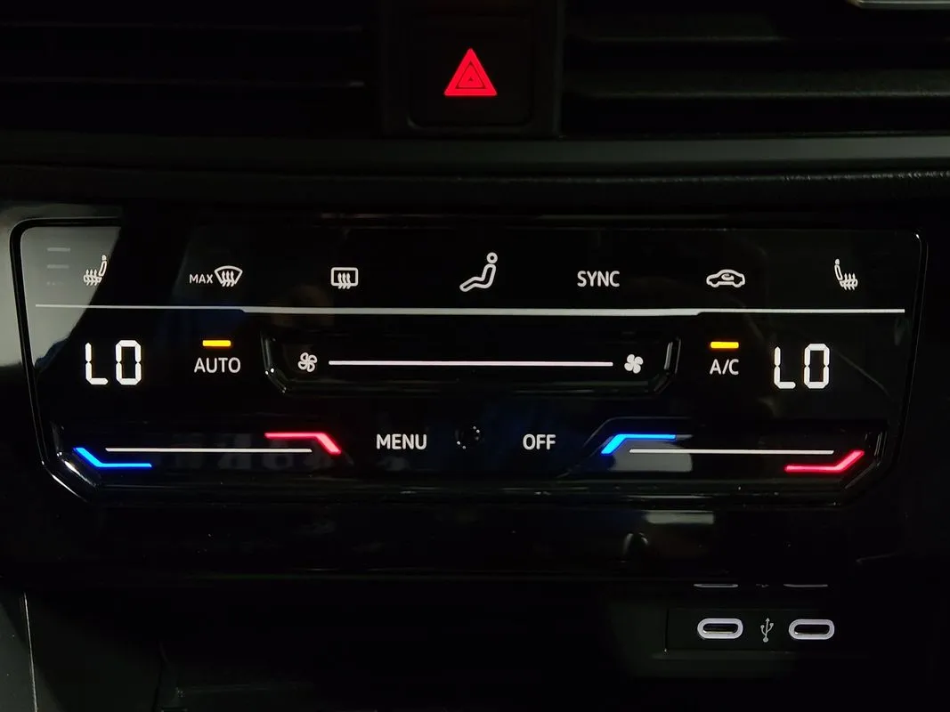 Volkswagen Jetta photo 23